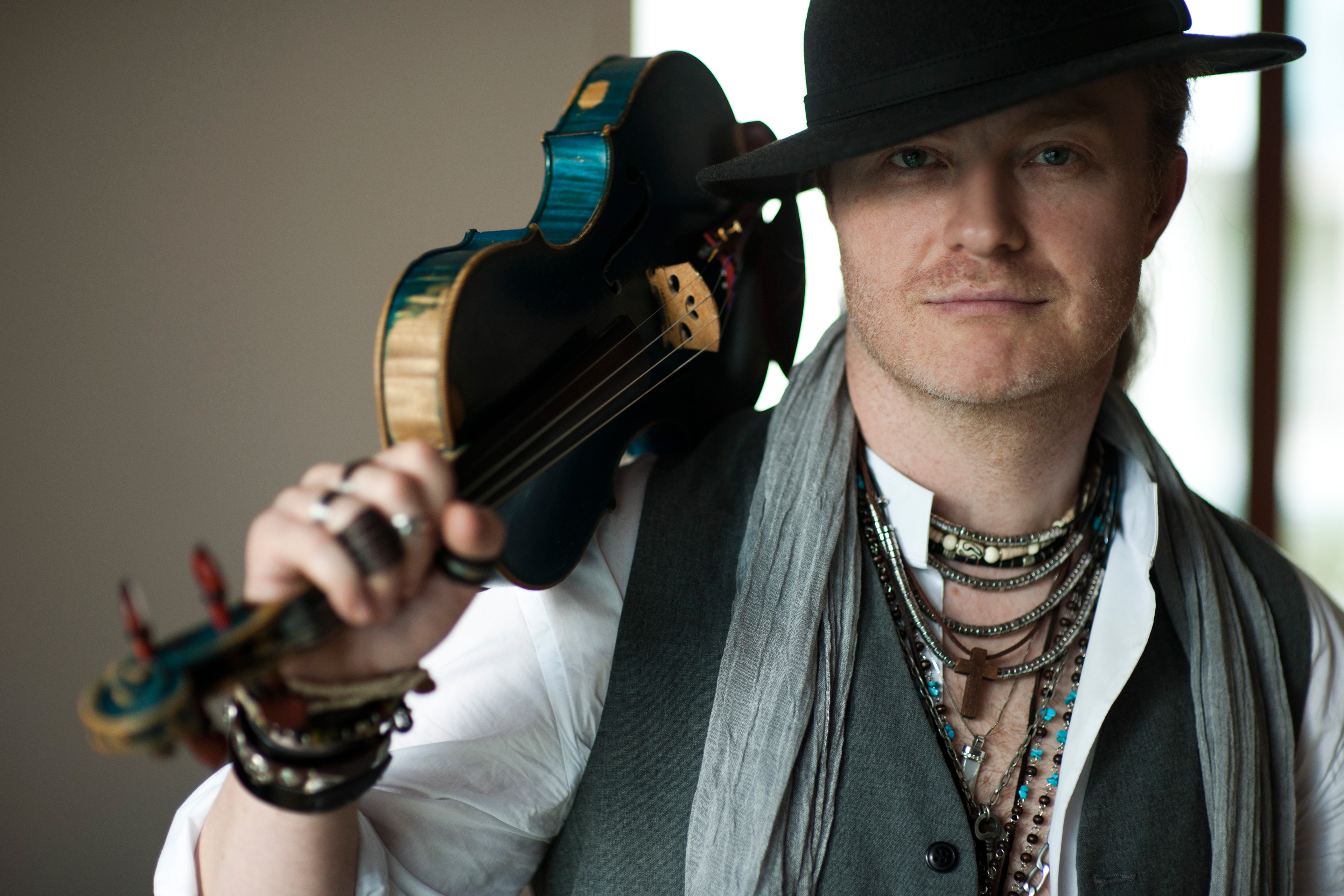 PAVEL ŠPORCL - REBEL WITH THE BLUE VIOLIN